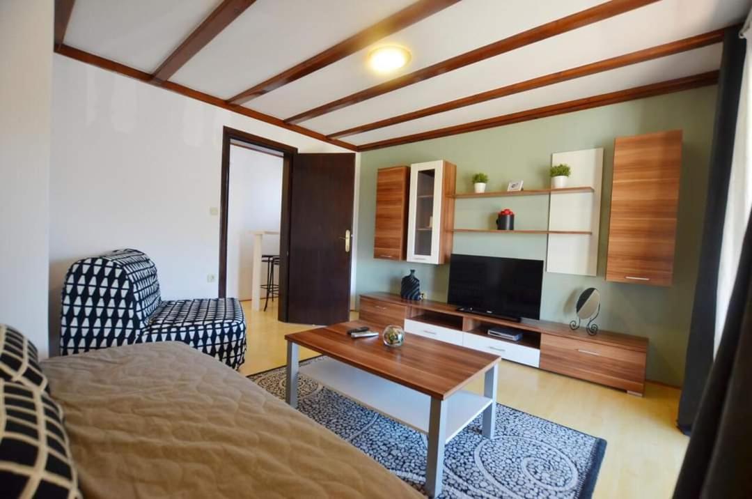 Tony Apartments ロヴィニ エクステリア 写真