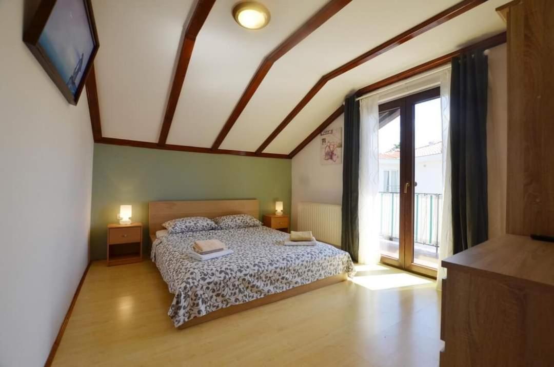 Tony Apartments ロヴィニ エクステリア 写真