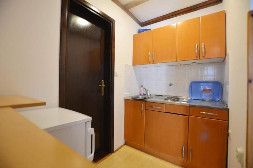Tony Apartments ロヴィニ エクステリア 写真