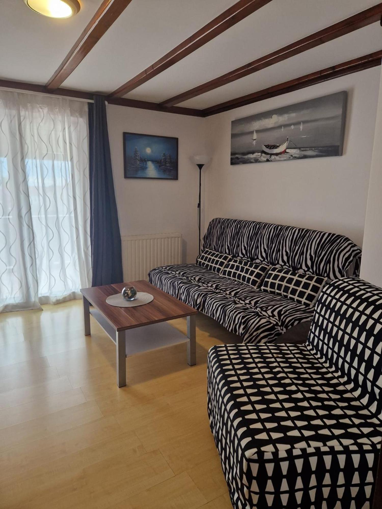 Tony Apartments ロヴィニ エクステリア 写真